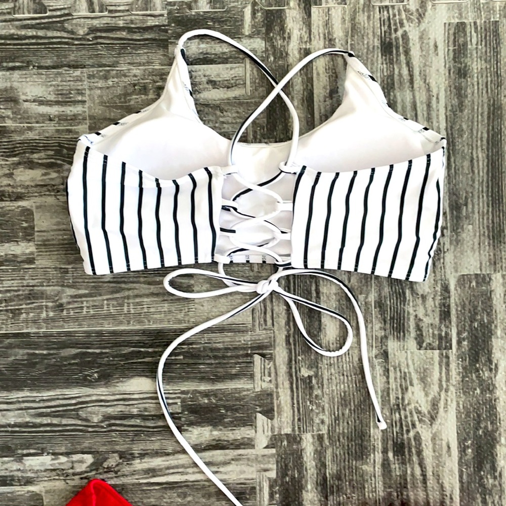 La hearts New Without tags Women’s 2 piece swim suit Large - Picture 8 of 10